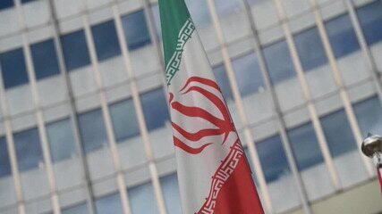 Mojtaba Khamenei, Cotado para Sucessão Iraniana, Sobreviveria a Ataques que Teriam Vitimado o Líder Supremo e Cúpula do Governo