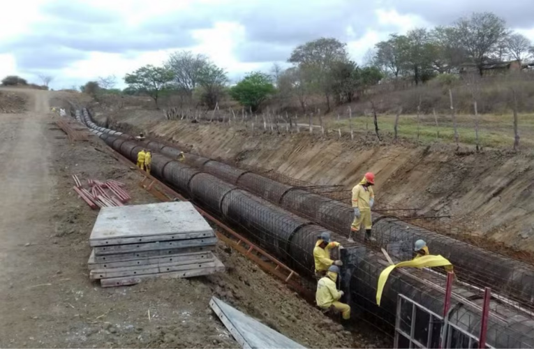 Compesa paralisa Adutora do Agreste e afeta abastecimento em 11 cidades; confira os municípios