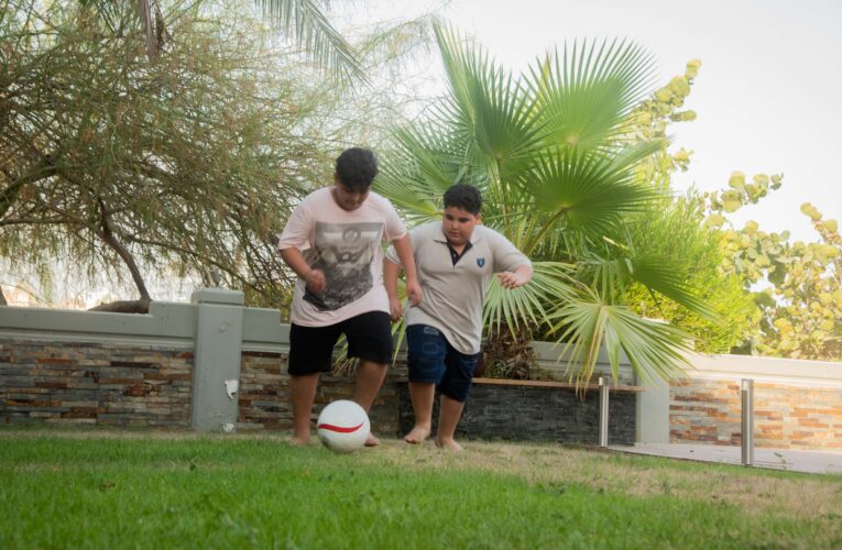 Obesidade infantil: um em cada cinco jovens já é afetado globalmente e pode superar a desnutrição até 2027